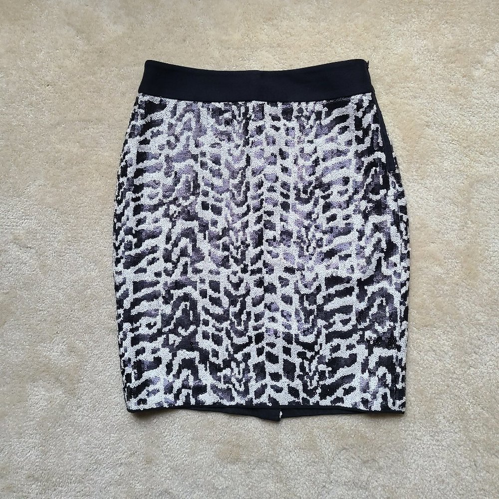 EUC The Limited Sequin Mini Skirt Size 2